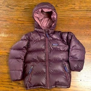 Patagonia Hi-loft, down sweater hoody size 5T - Eggplant color